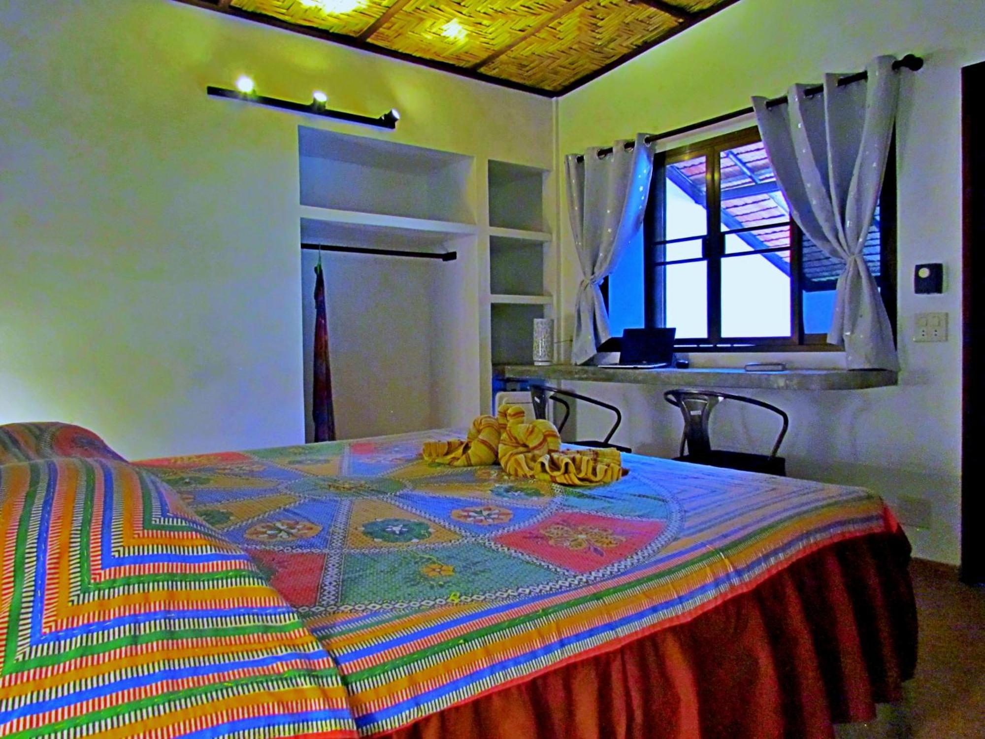 Flower Power Farm Village Koh Phayam Habitación foto