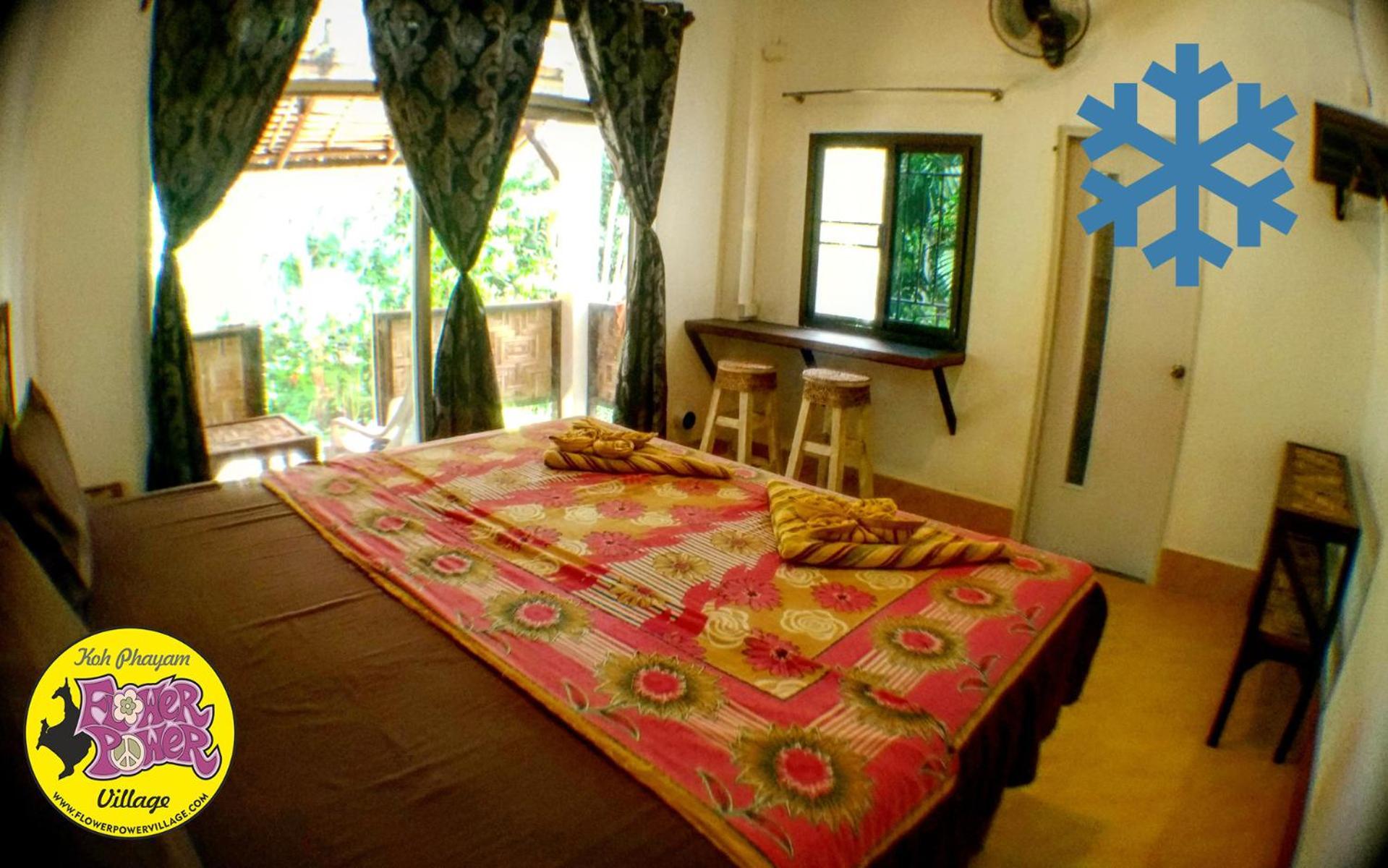Flower Power Farm Village Koh Phayam Habitación foto